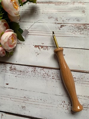 Игла д/ковровой техники 15,5 см, толщина иглы 5 мм, длина иглы 4 см, деревянная ручка - фото 10487