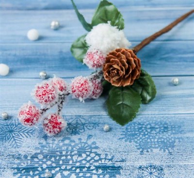 Декор Зимние грезы ягоды, шишки, снежок 18см  - фото 13784