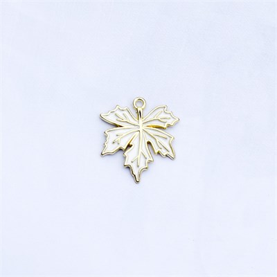 Подвеска "Кленовый лист" цв.белый 125356