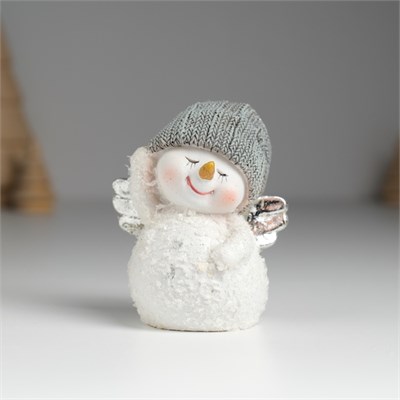 Фигурка полистоун «Снеговичок с серебристыми крыльями, в вязанном колпаке», 6*4*7.5см 126084