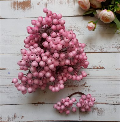 Декоративные ягоды в сахаре 11мм уп.10 пучков цв. розовый - фото 5573