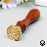 Печать д/сургуча с деревянной ручкой "Череп и кости" 9*2,5*2,5см 125417