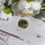 Кабошон круг в цапах со страз. в золоте зелёно-фиолетовый камень , пришив. 12 мм - фото 19808